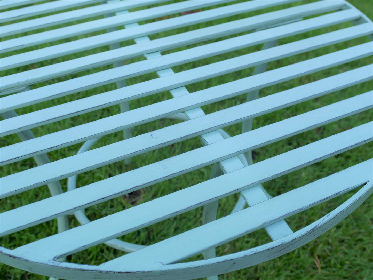 Outdoor Pistachio Side Table
