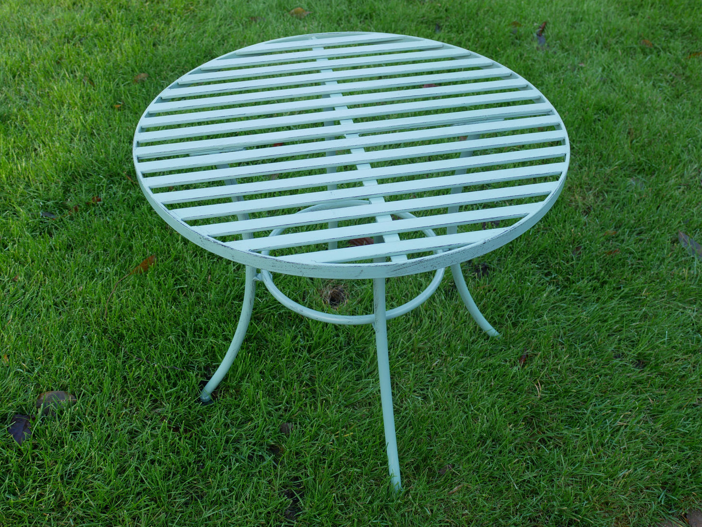 Outdoor Pistachio Side Table