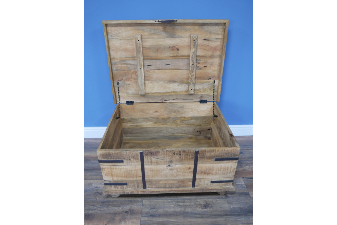 Trunk / coffee table - Due Back June