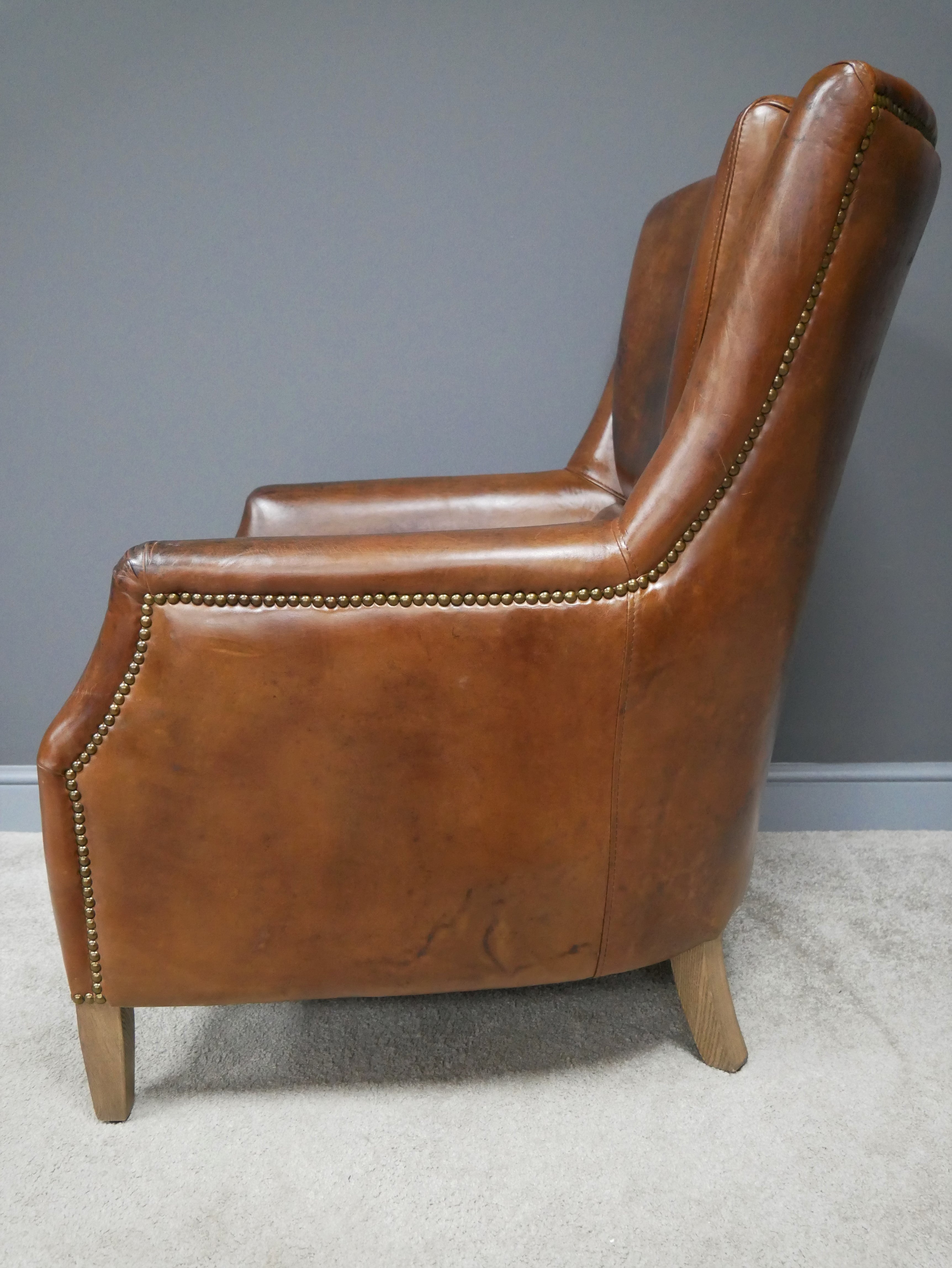 Leather reading online chair