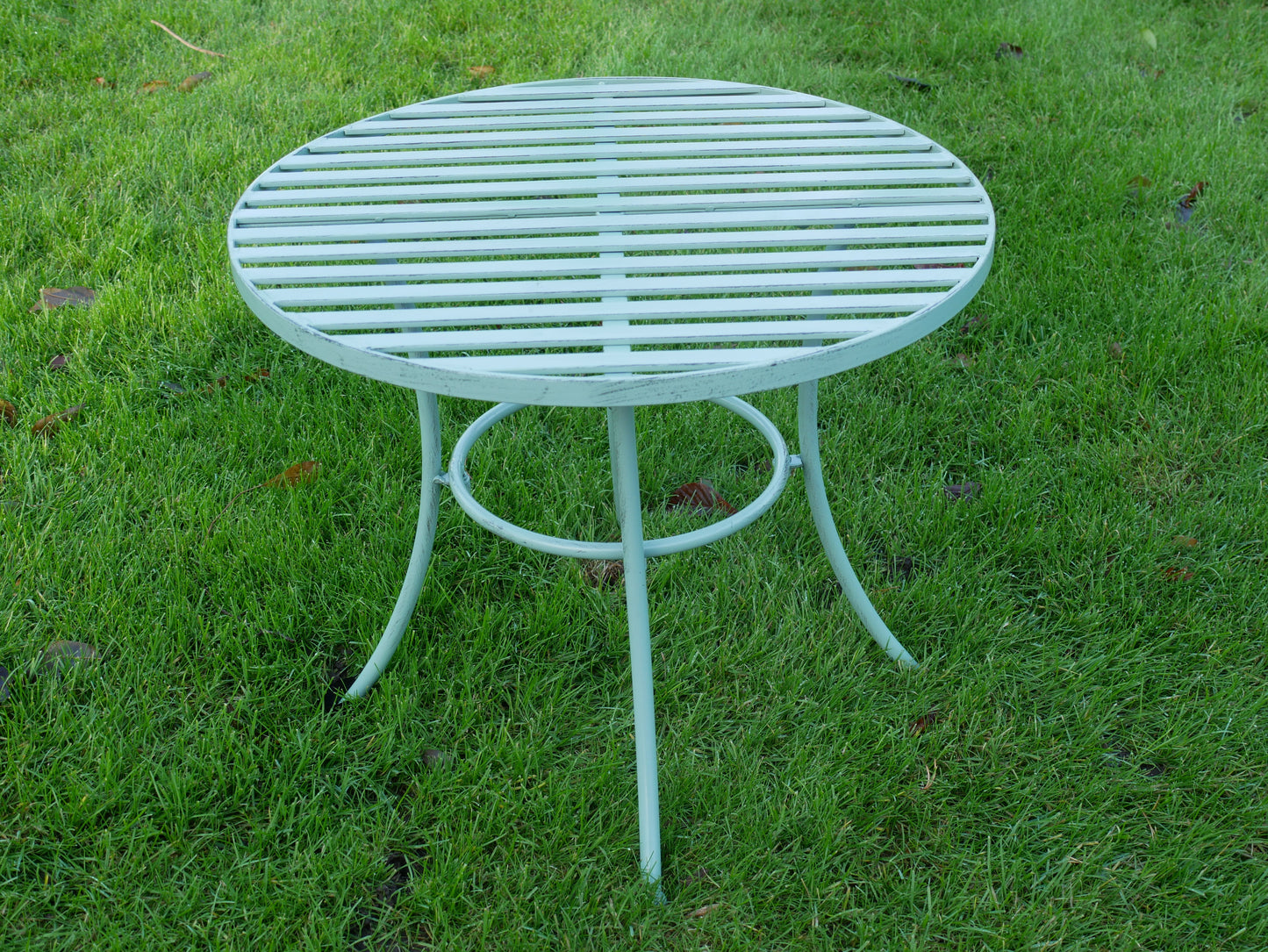 Outdoor Pistachio Side Table