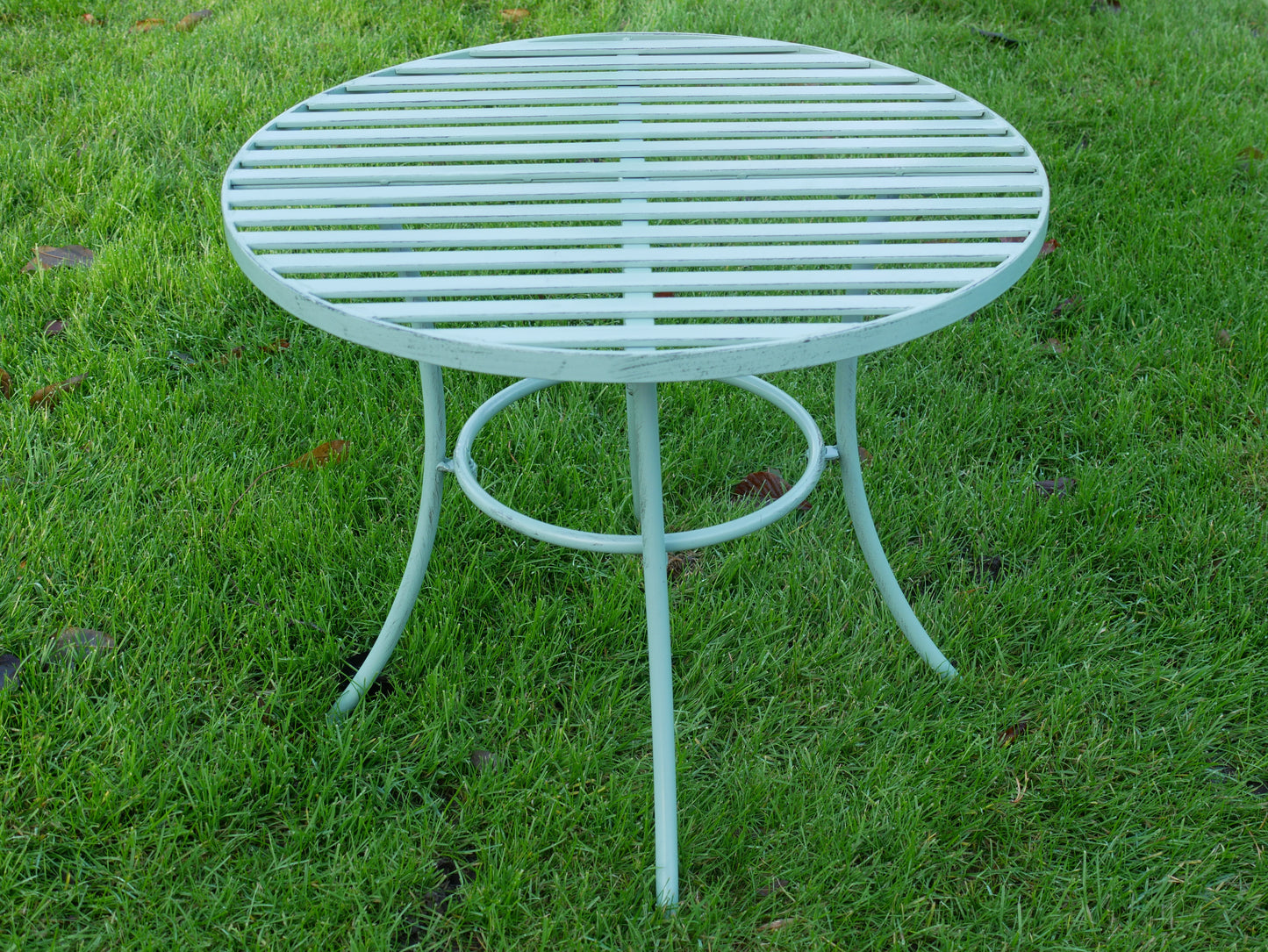 Outdoor Pistachio Side Table