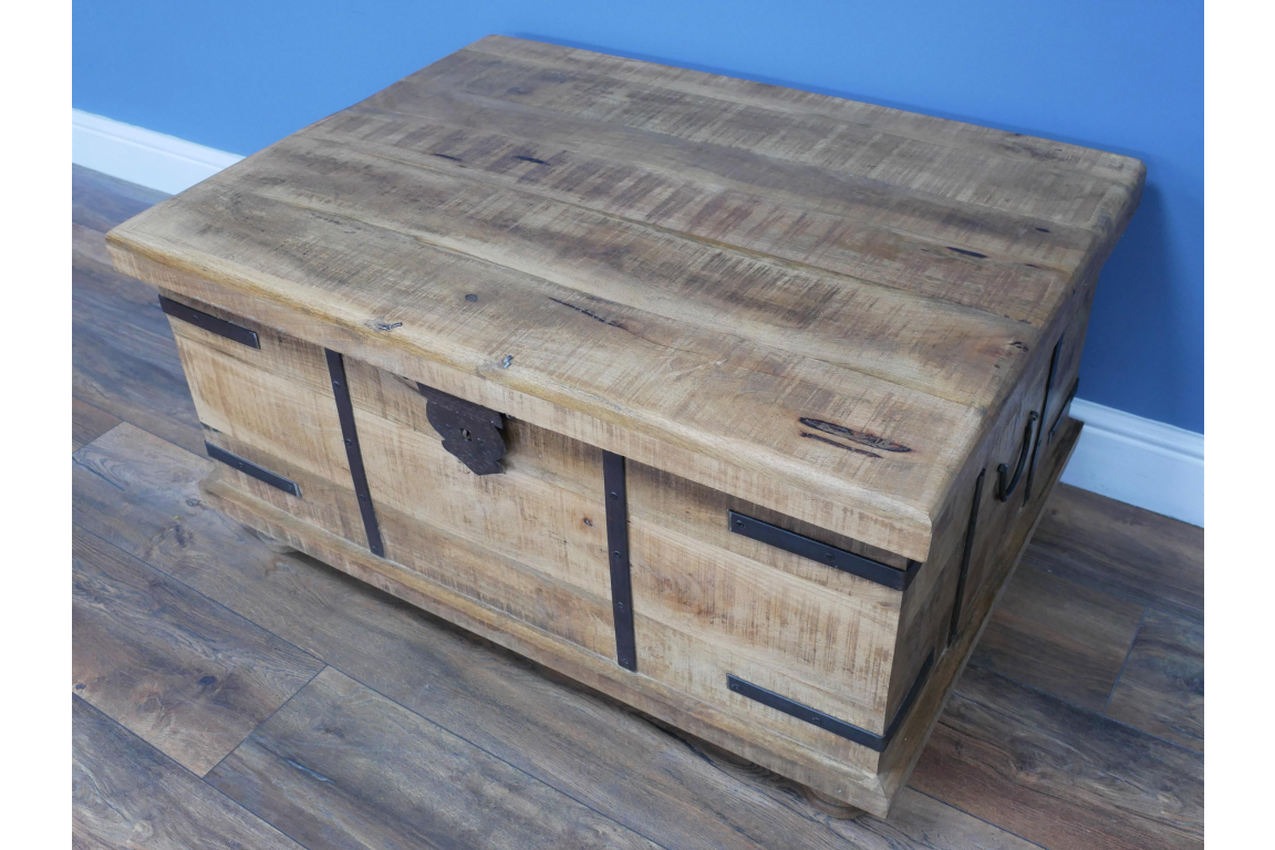 Trunk / coffee table
