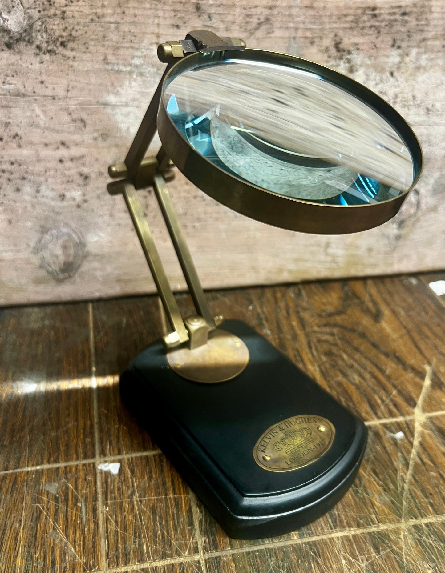 Antiqued Magnifying Glass on Adjustable Stand Ornament